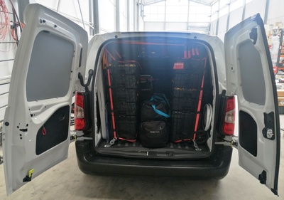  ¿HA VISTO NUESTRAS FURGONETAS TALLER EQUIPADAS?